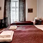 Hotel Charlotta 3*