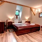 Hotel Charlotta 3*