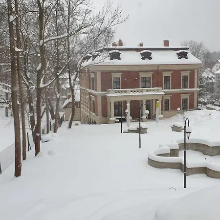 Charlotta イェドリナ・ズドルイ