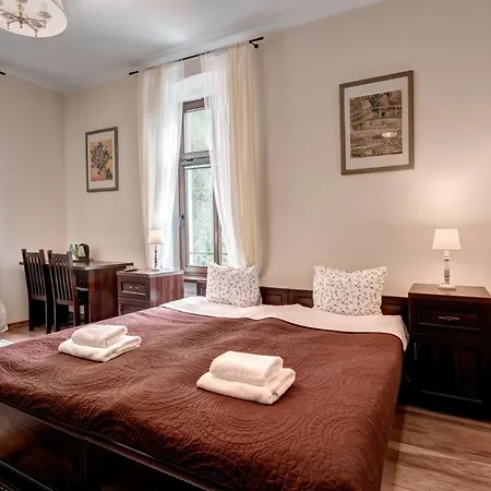 Charlotta 3* イェドリナ・ズドルイ