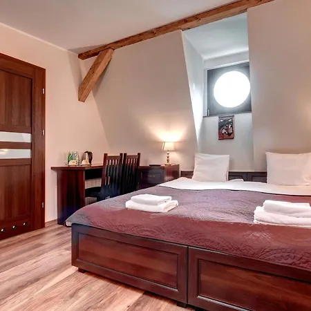 Hotell Charlotta 3*