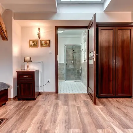 ホテル Charlotta イェドリナ・ズドルイ