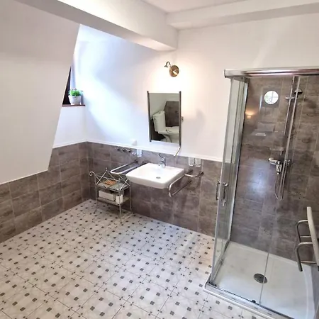 Отель Charlotta 3*