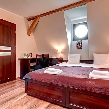 Hotel Charlotta 3*
