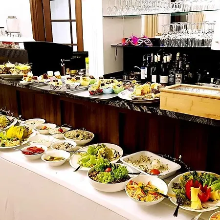 Charlotta ホテル イェドリナ・ズドルイ